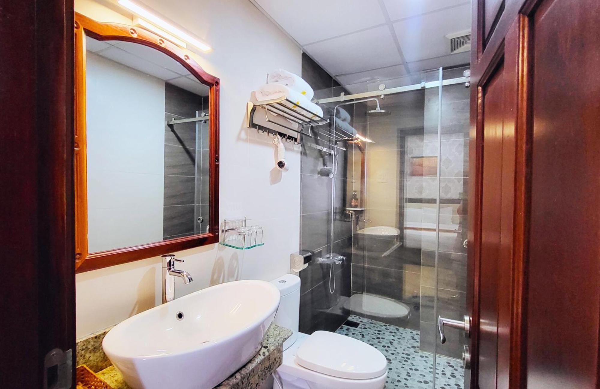 Khách Sạn Hoàng Sơn Cần Thơ Extérieur photo