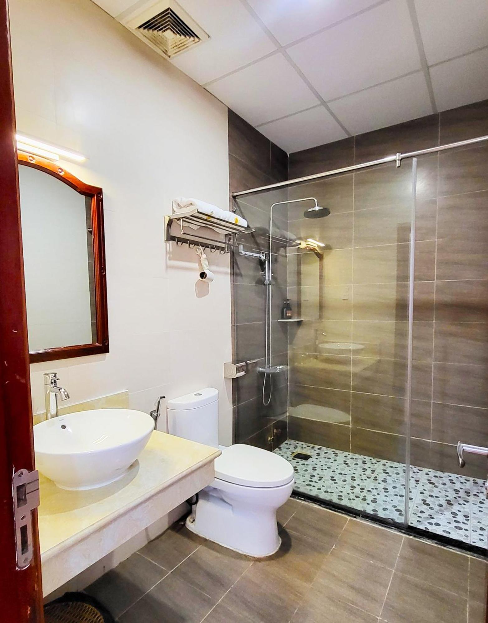 Khách Sạn Hoàng Sơn Cần Thơ Extérieur photo
